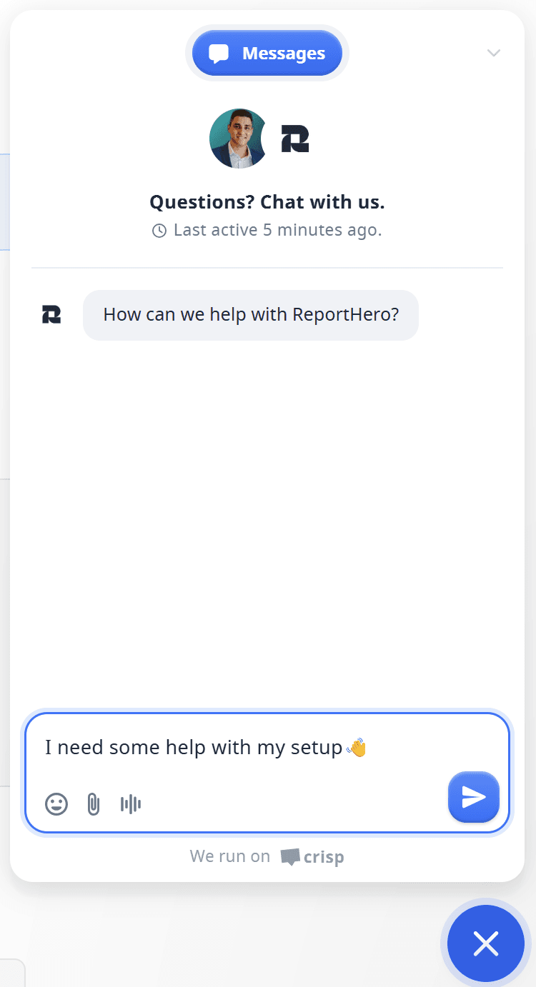 Live chat window showing a conversation with the ReportHero support team